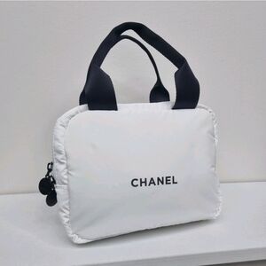 NWOT Chanel Parfuum Puffer Nylon Bag Limited Edition Gift Cosmetic Pouch White